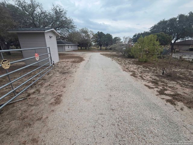 5192 county road 346, Beeville, TX 78102