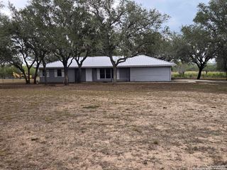 5192 county road 346, Beeville, TX 78102