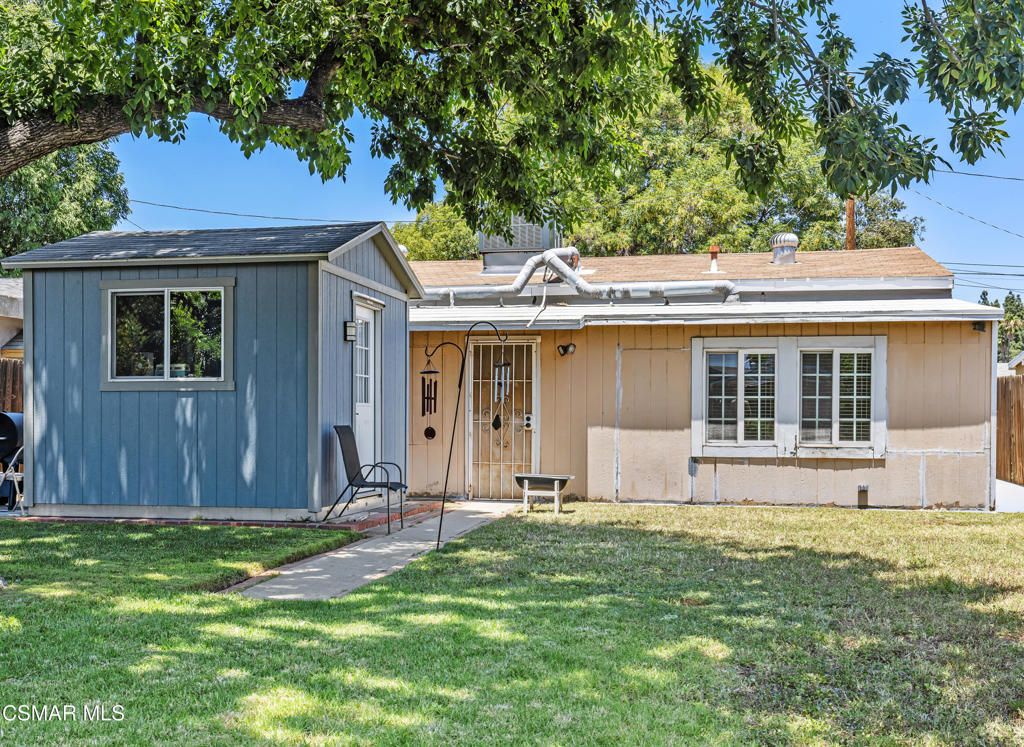 Image 16 of property listing at 15646 Stare Street, North Hills, CA 91343