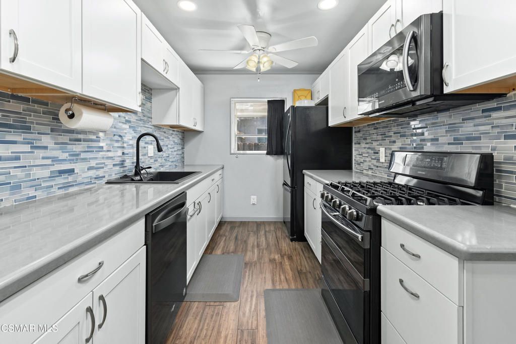Image 5 of property listing at 15646 Stare Street, North Hills, CA 91343