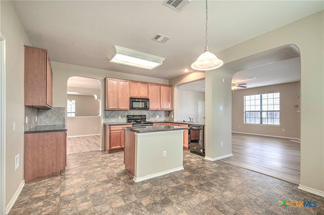 8626 Fallen Leaf Lane, Temple, TX 76502