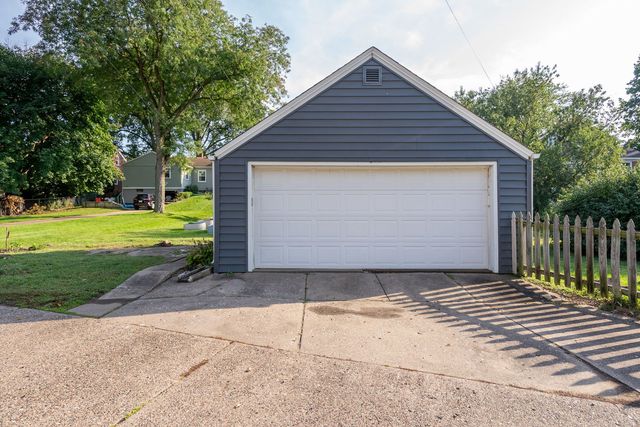 812 W Lombard Street, Davenport, IA 52804