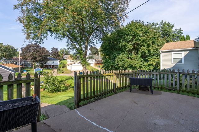 812 W Lombard Street, Davenport, IA 52804