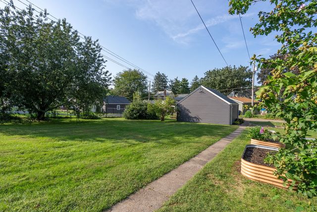 812 W Lombard Street, Davenport, IA 52804