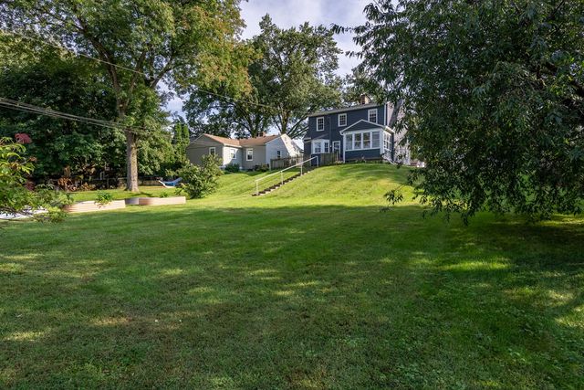 812 W Lombard Street, Davenport, IA 52804
