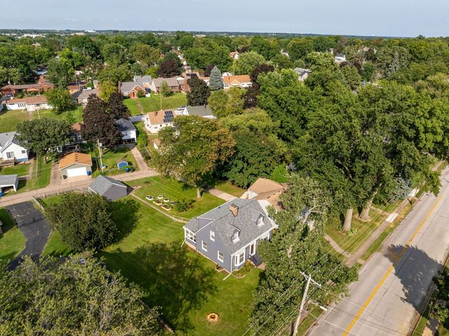812 W Lombard Street, Davenport, IA 52804