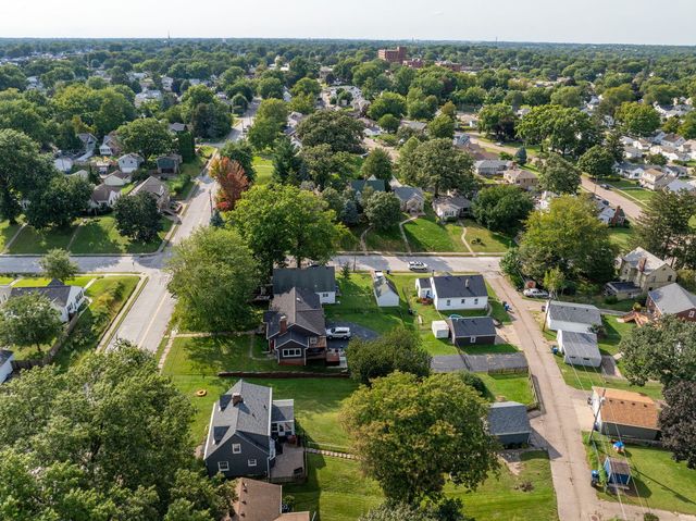 812 W Lombard Street, Davenport, IA 52804