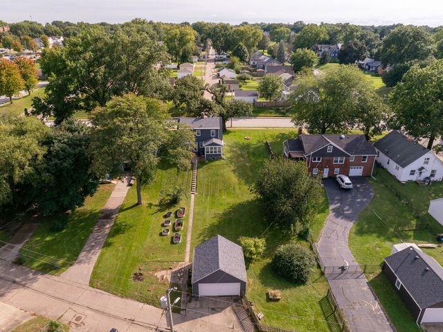 812 W Lombard Street, Davenport, IA 52804