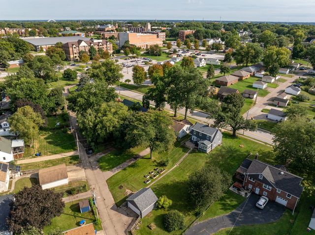812 W Lombard Street, Davenport, IA 52804