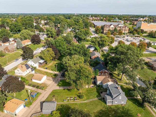 812 W Lombard Street, Davenport, IA 52804