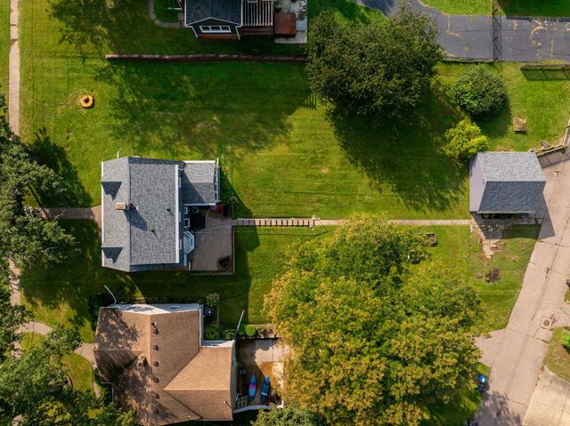 812 W Lombard Street, Davenport, IA 52804