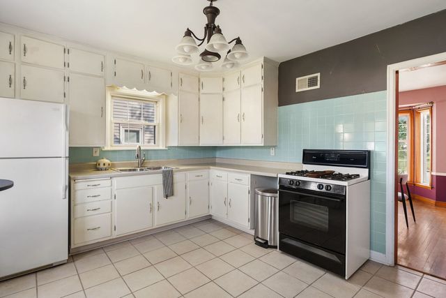 812 W Lombard Street, Davenport, IA 52804