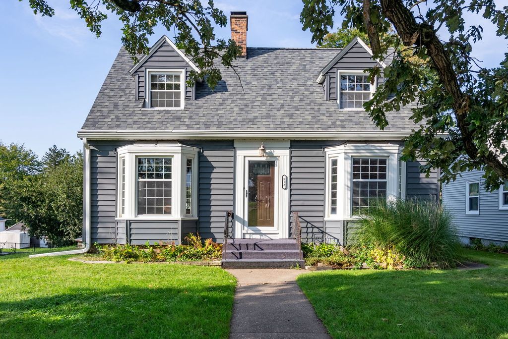 812 W Lombard Street, Davenport, IA 52804