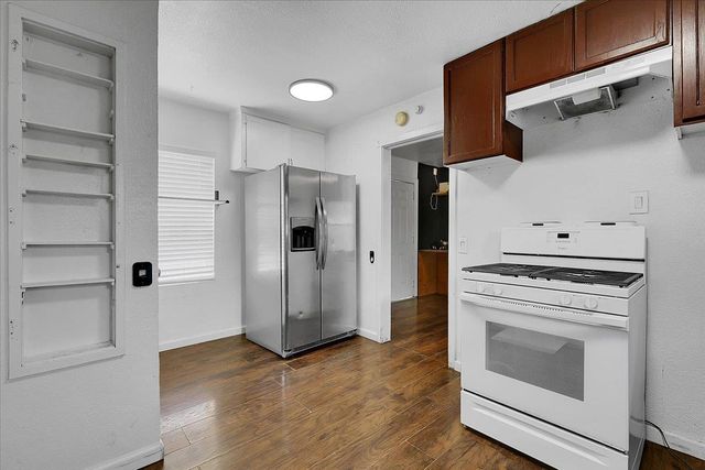 1215 J St, Marysville, CA 95901