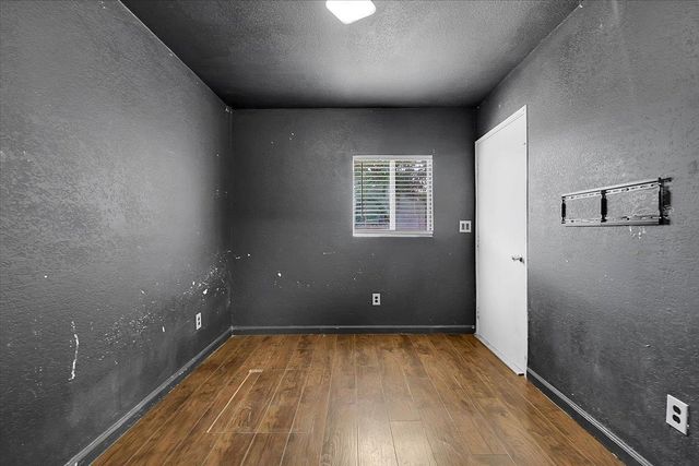 1215 J St, Marysville, CA 95901