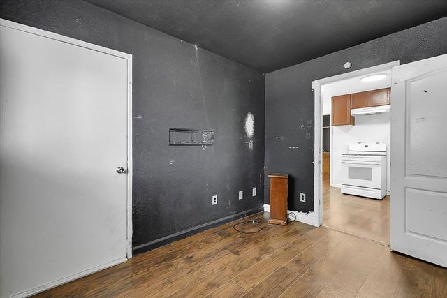 1215 J St, Marysville, CA 95901