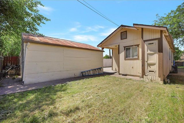 1215 J St, Marysville, CA 95901