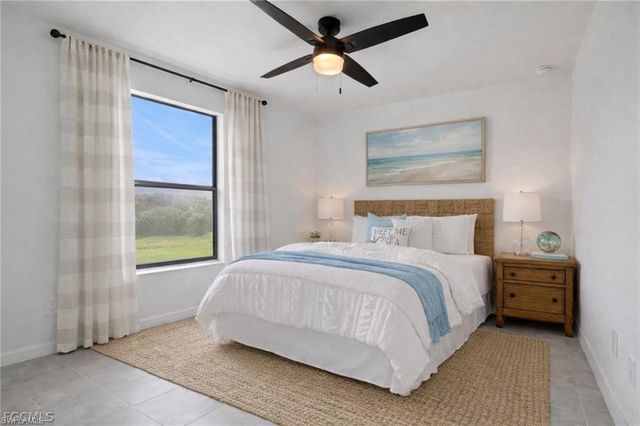 1726 NE 10th LN, Cape Coral, FL 33909