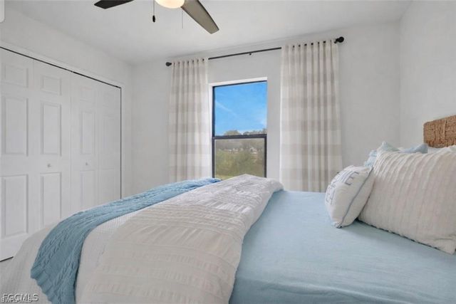 1726 NE 10th LN, Cape Coral, FL 33909