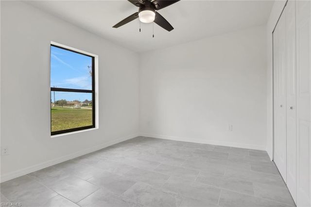 1726 NE 10th LN, Cape Coral, FL 33909