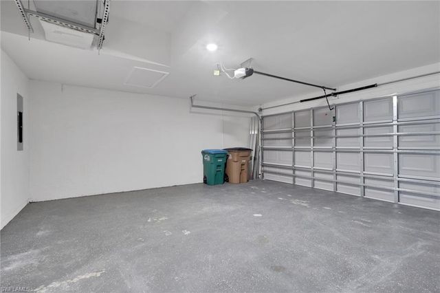 1726 NE 10th LN, Cape Coral, FL 33909