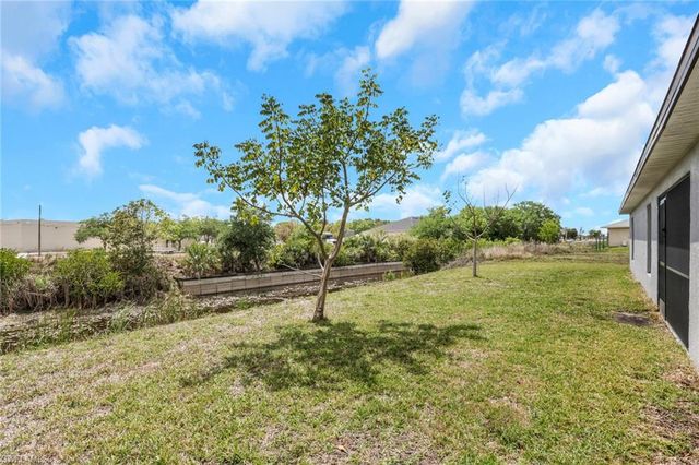 1726 NE 10th LN, Cape Coral, FL 33909