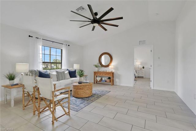 1726 NE 10th LN, Cape Coral, FL 33909