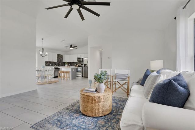 1726 NE 10th LN, Cape Coral, FL 33909