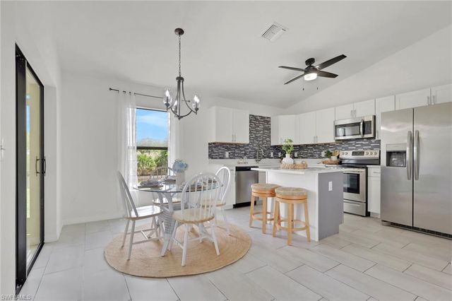 1726 NE 10th LN, Cape Coral, FL 33909