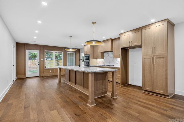 6208 Kenwood Rd, Cammack Village, AR 72207