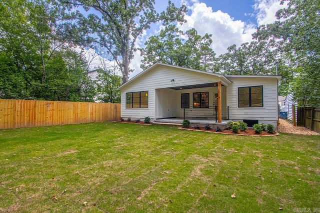 6208 Kenwood Rd, Cammack Village, AR 72207