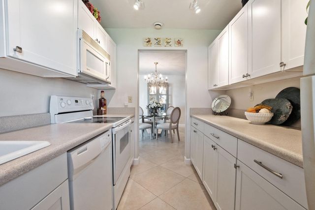 162 High Point Boulevard B, Delray Beach, FL 33445