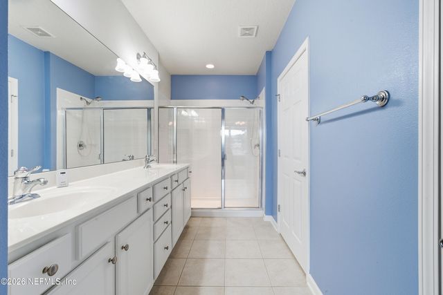 6668 WHITE BLOSSOM Circle 33F, Jacksonville, FL 32258