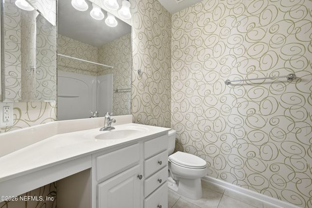 6668 WHITE BLOSSOM Circle 33F, Jacksonville, FL 32258