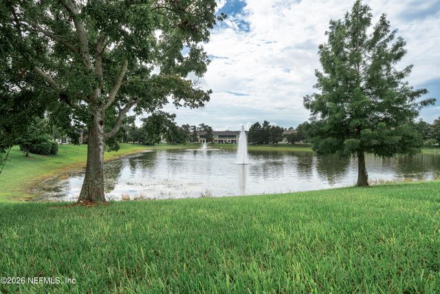 6668 WHITE BLOSSOM Circle 33F, Jacksonville, FL 32258