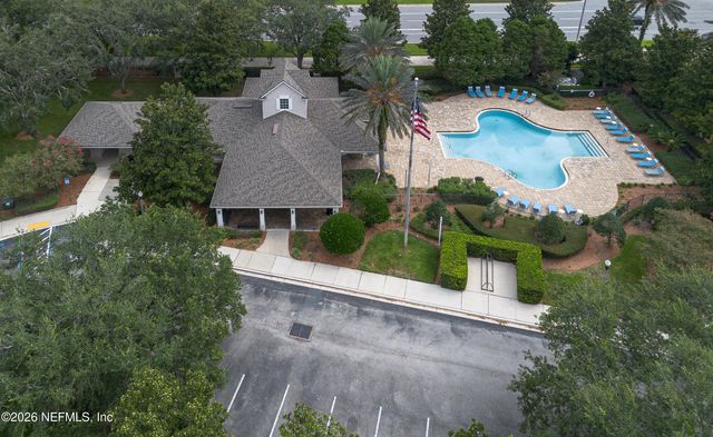 6668 WHITE BLOSSOM Circle 33F, Jacksonville, FL 32258