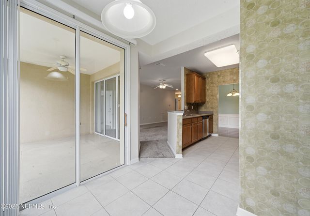 6668 WHITE BLOSSOM Circle 33F, Jacksonville, FL 32258