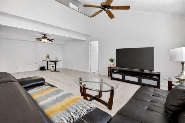 102 Maplecrest Circle, Jupiter, FL 33458