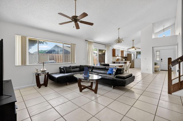 102 Maplecrest Circle, Jupiter, FL 33458