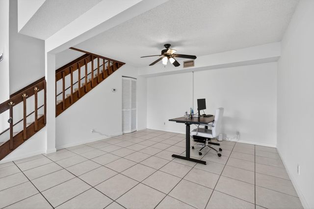 102 Maplecrest Circle, Jupiter, FL 33458
