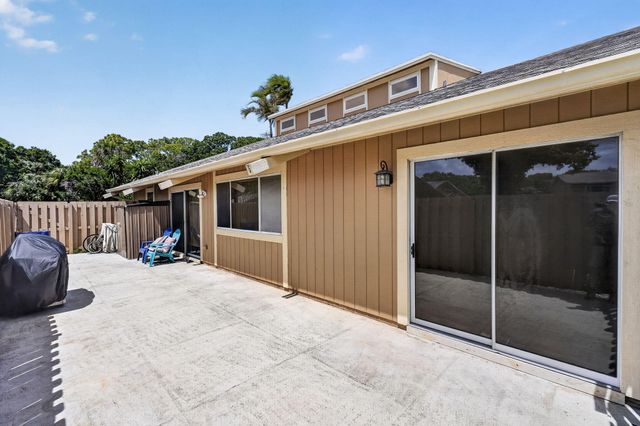 102 Maplecrest Circle, Jupiter, FL 33458