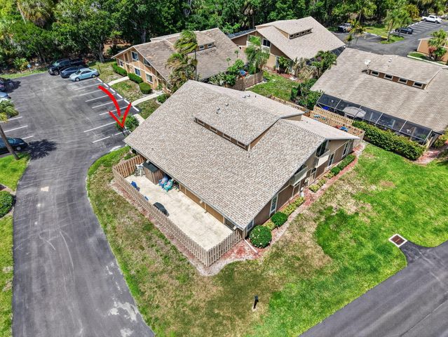 102 Maplecrest Circle, Jupiter, FL 33458