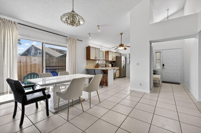 102 Maplecrest Circle, Jupiter, FL 33458