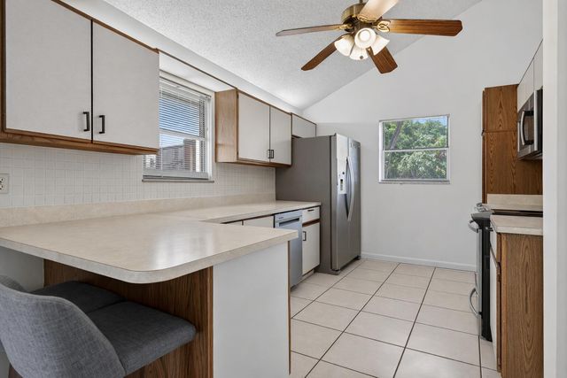 102 Maplecrest Circle, Jupiter, FL 33458