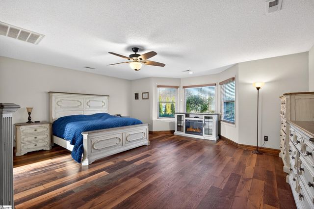 1012 Berry Drive, Boiling Springs, SC 29316