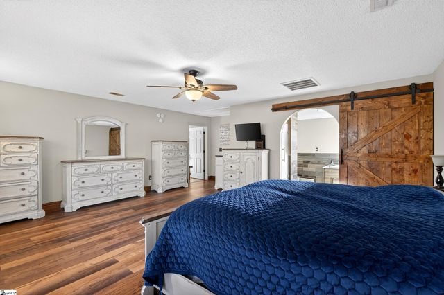 1012 Berry Drive, Boiling Springs, SC 29316