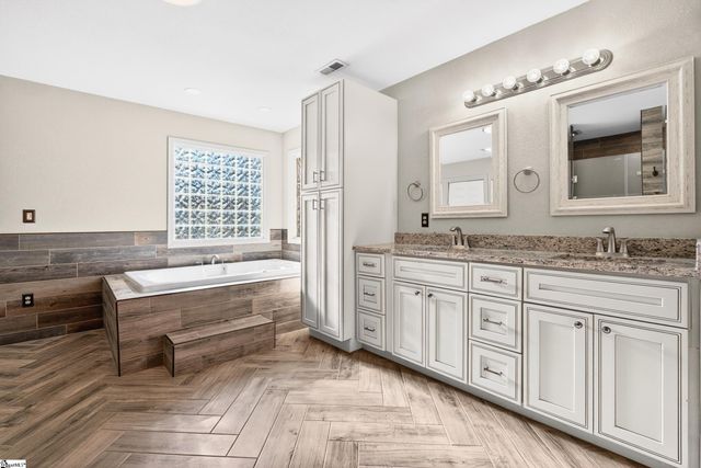 1012 Berry Drive, Boiling Springs, SC 29316