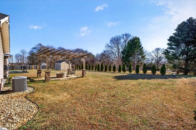 1012 Berry Drive, Boiling Springs, SC 29316