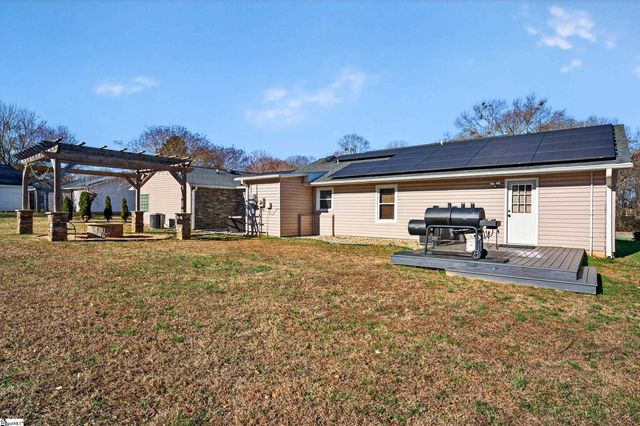 1012 Berry Drive, Boiling Springs, SC 29316