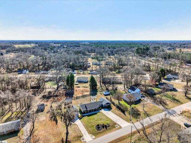 1012 Berry Drive, Boiling Springs, SC 29316